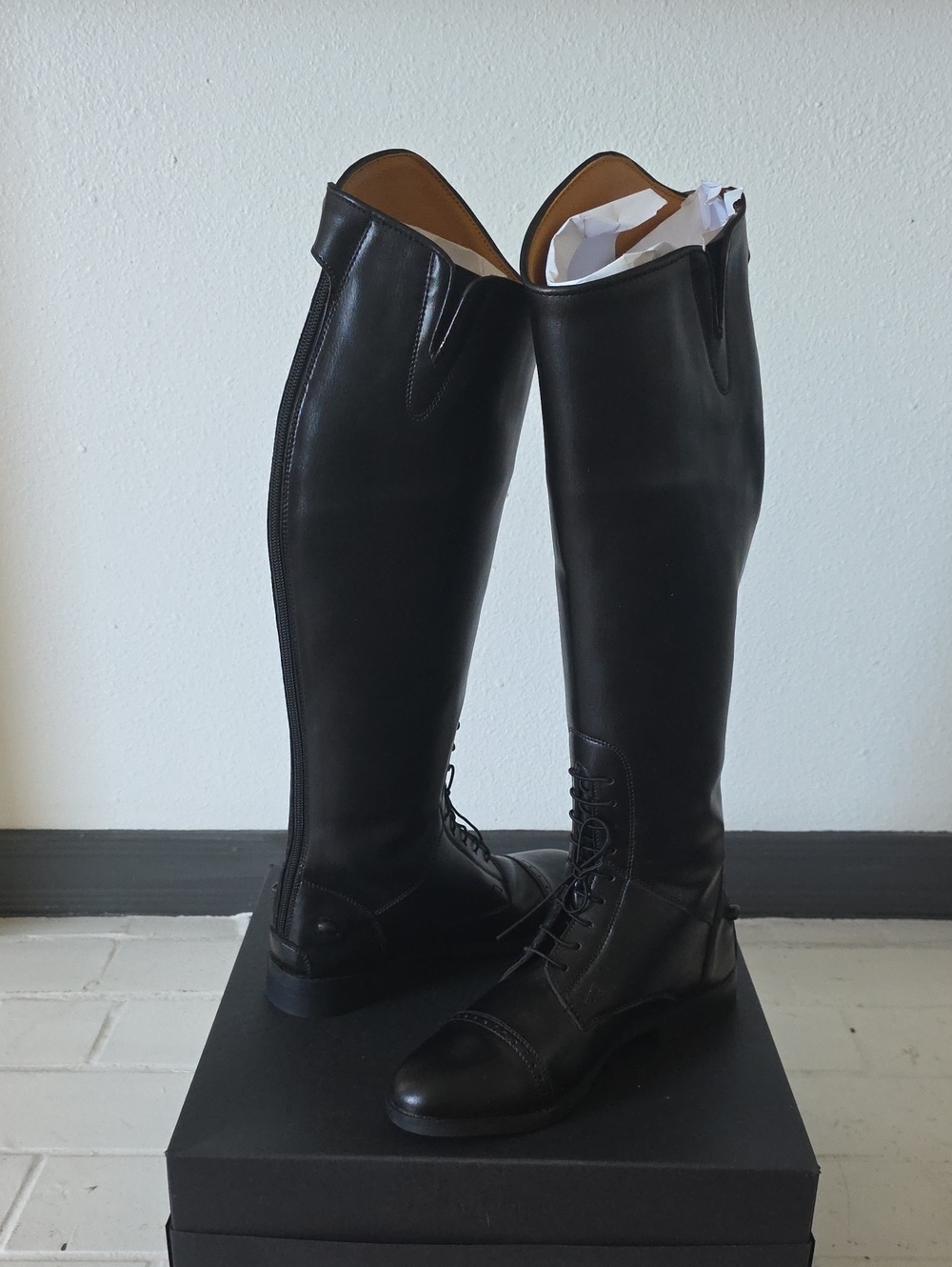 Equistar Women's All Weather, Synthetic Field Black Boot. Nwver Worn. Size 9.